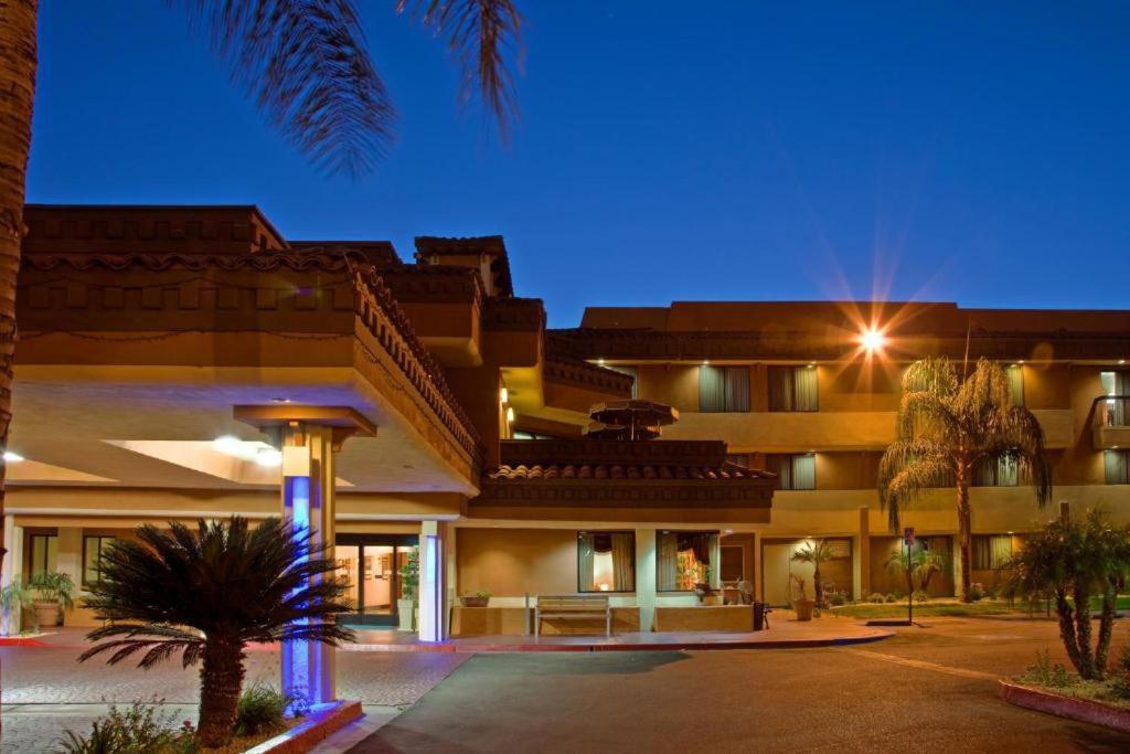 Hotel Xola Moreno Valley Ngoại thất bức ảnh